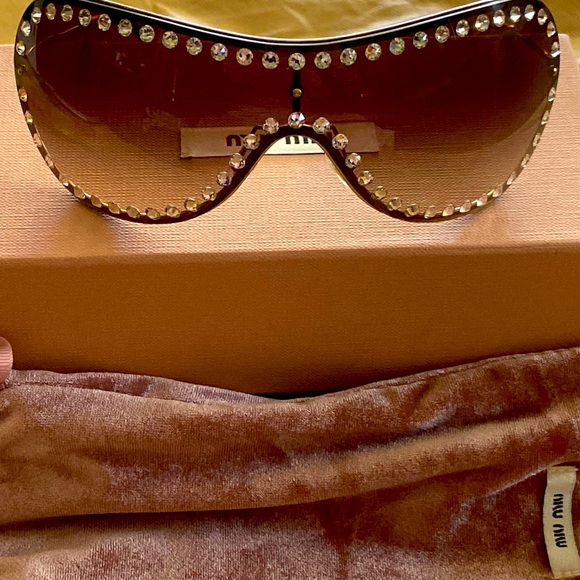 Miu Miu  Sunnies - Picture 1 of 13